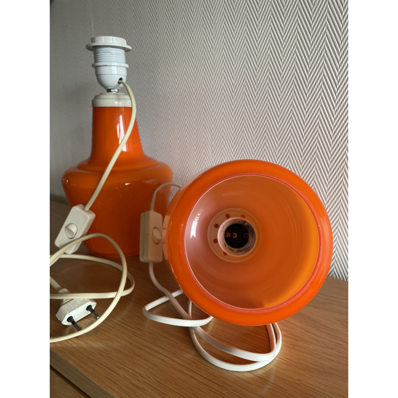 Paire de lampe de chevet en opaline orange et leur abat-jour en tissu vintage Mosaic