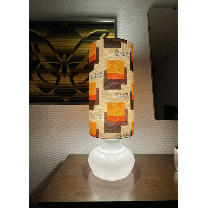 Lampe de meuble Maori orange - opaline blanche et tissu vintage