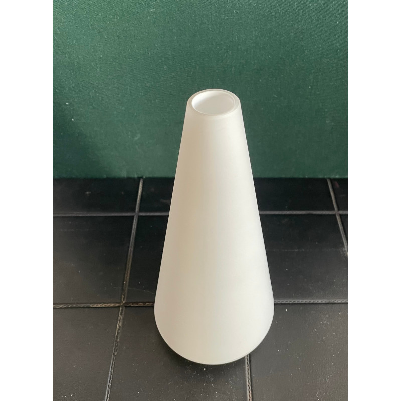 Fugue opaline blanc mat H20cm / Diam. 2,7 et 9,5cm / Ouv. 4,3cm