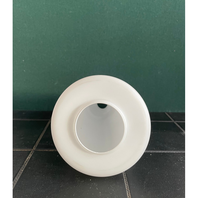 Fugue opaline blanc mat H20cm / Diam. 2,7 et 9,5cm / Ouv. 4,3cm