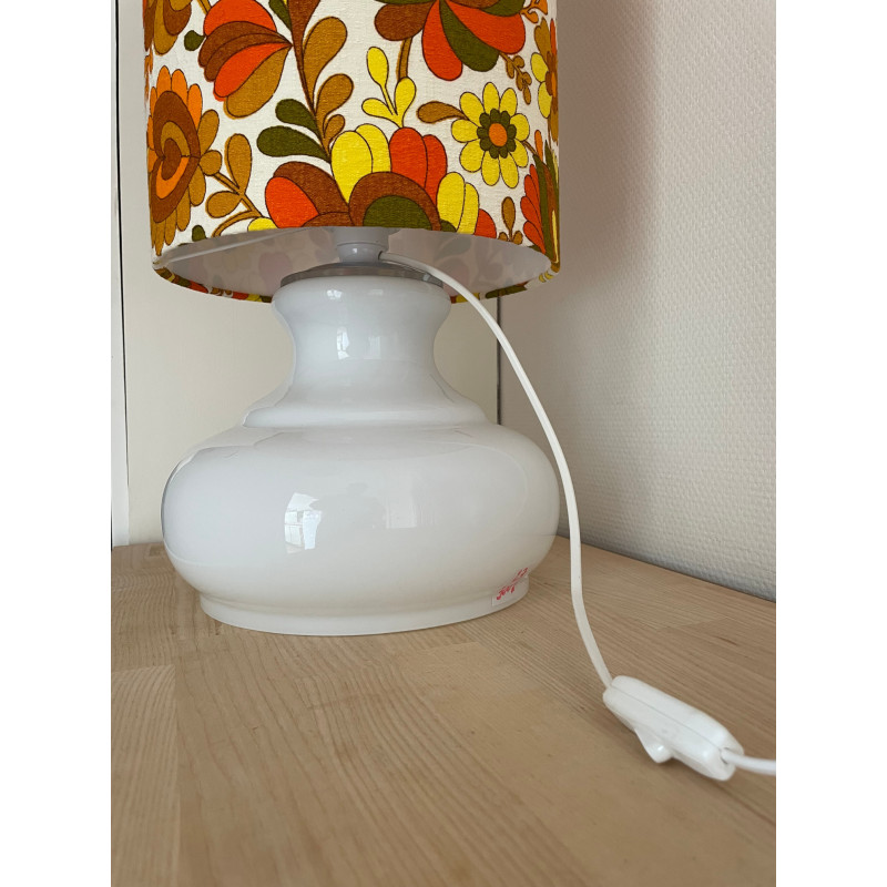 Lampe opaline blanche Chrysantheme - tissu rétro 1970's